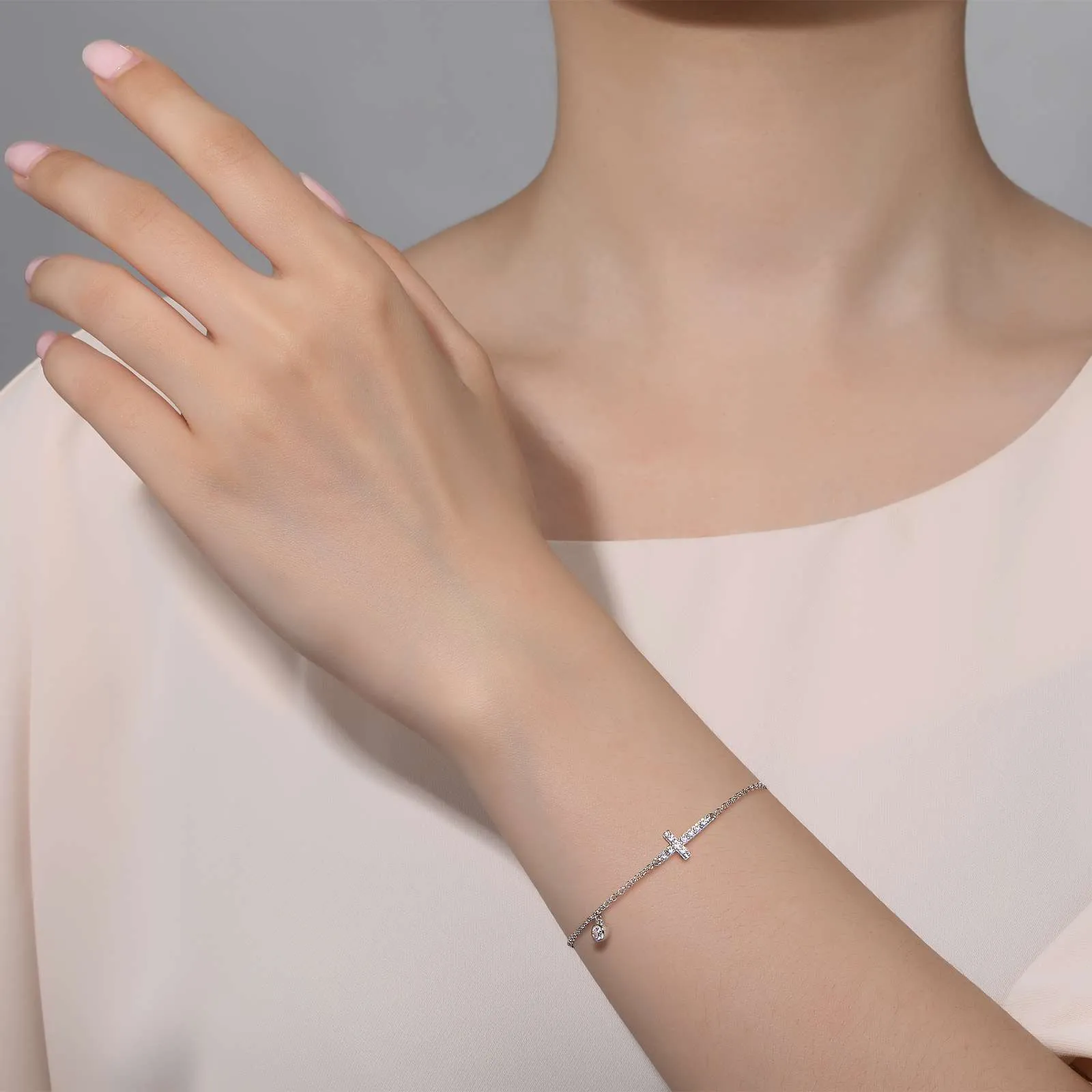 0.44 CTW Adjustable Sideways Cross Bracelet B0136CLP75