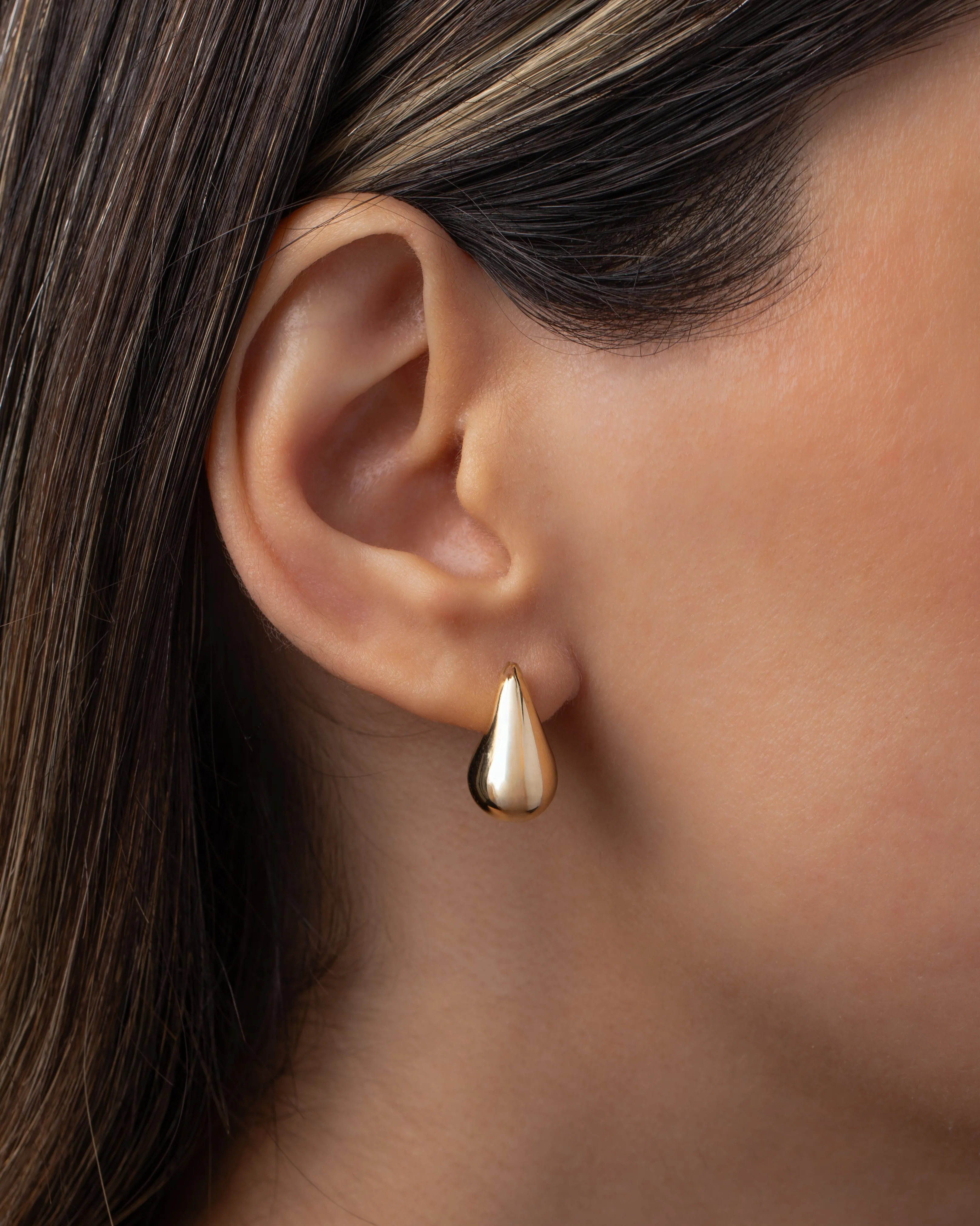14K Gold Medium Teardrop Stud Earrings