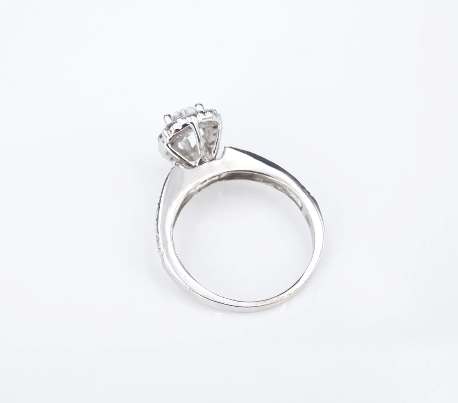 18k White Gold 1.75 carat Pear Cut Diamond Halo Engagement Ring Size 6 RG4093