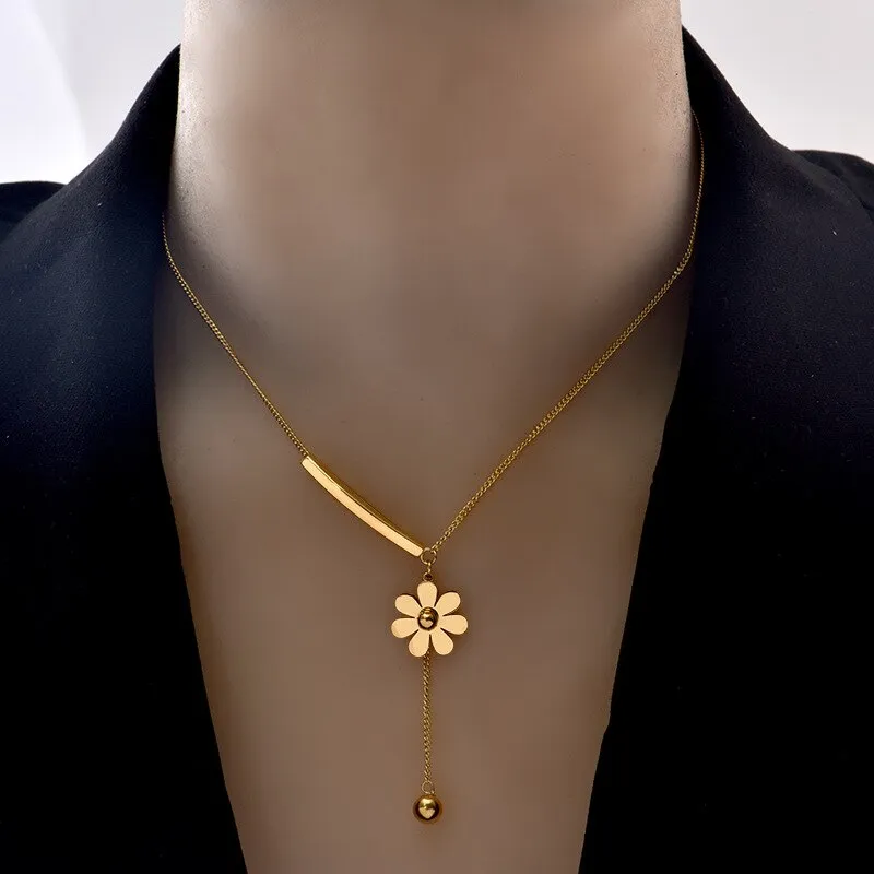 316 stainlessExquisite Necklace for Women Little Daisy Necklace
