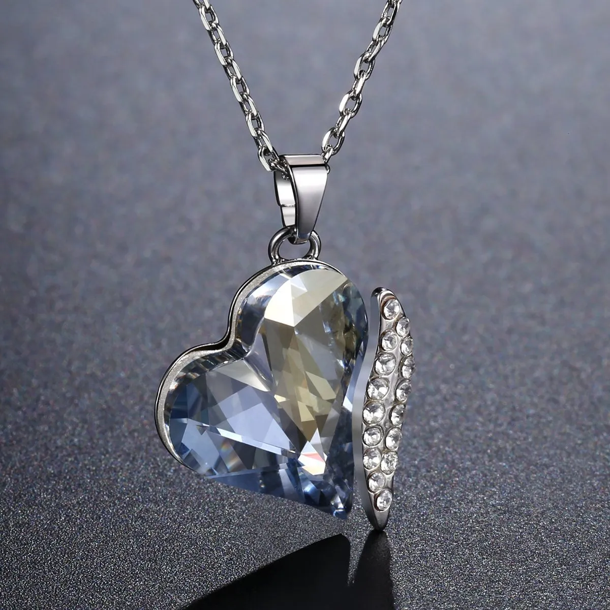 Blue Heart Dangle Pendant KPN0243