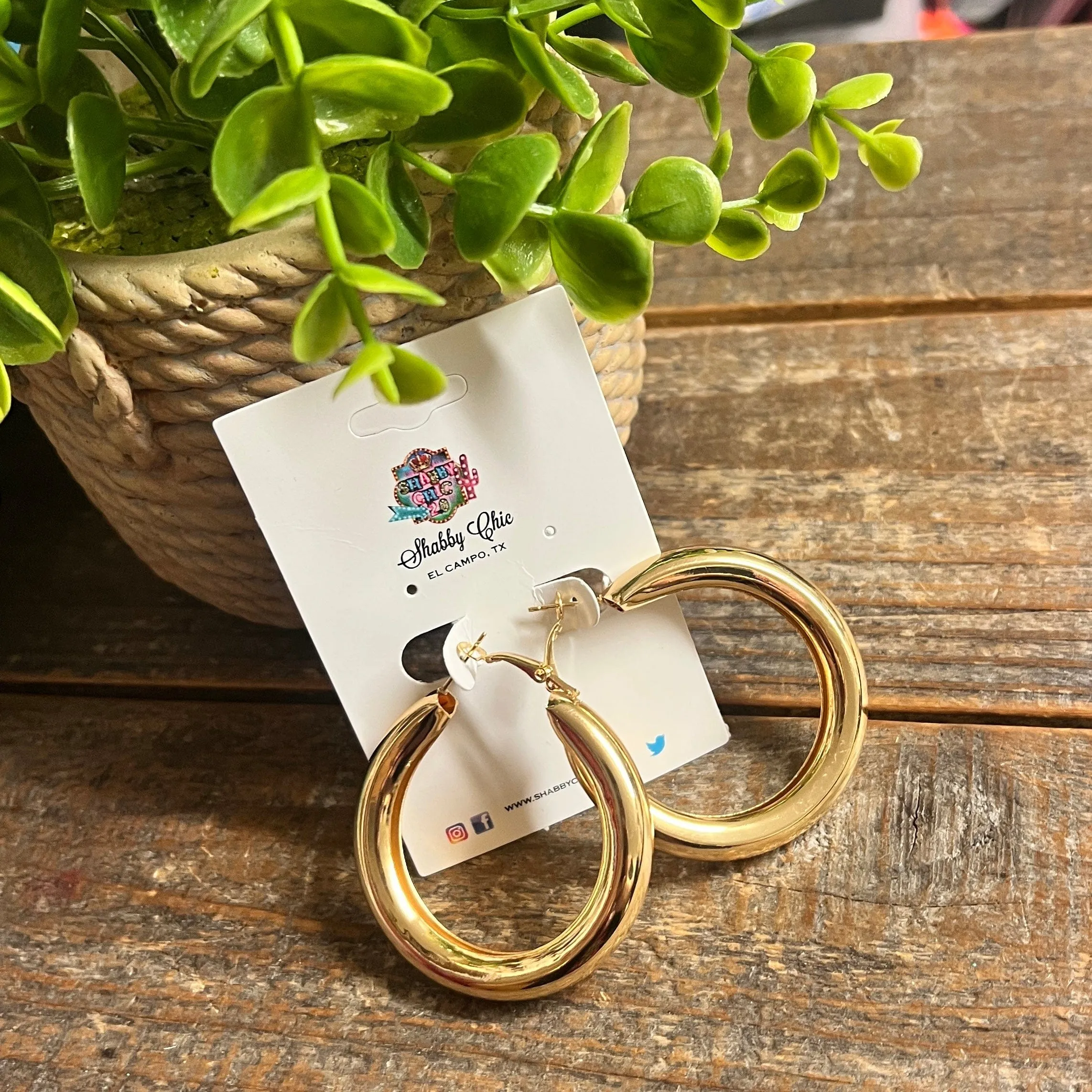 Bold Hoop Earrings - Gold