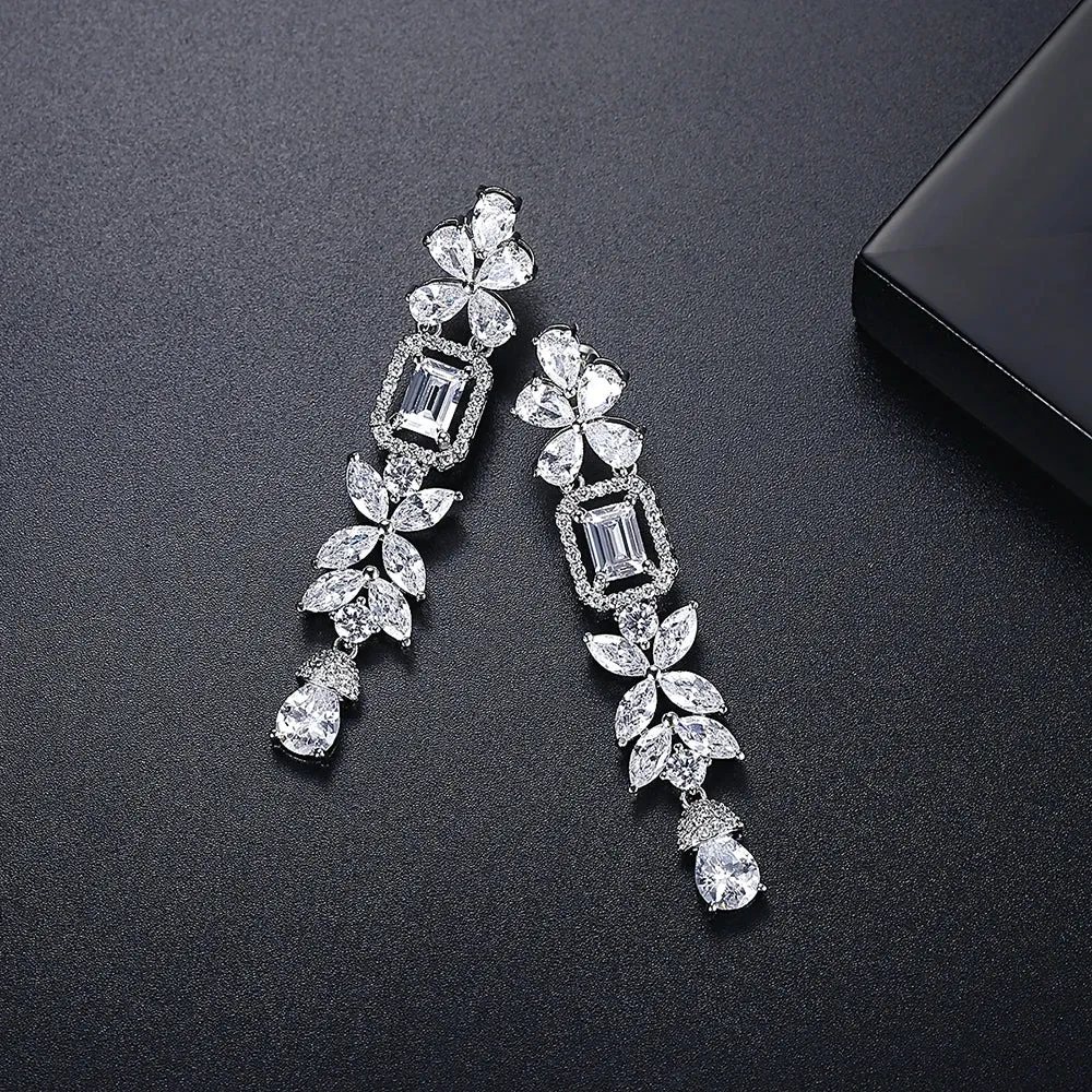 Bridal Beauty - Sparkling Earrings