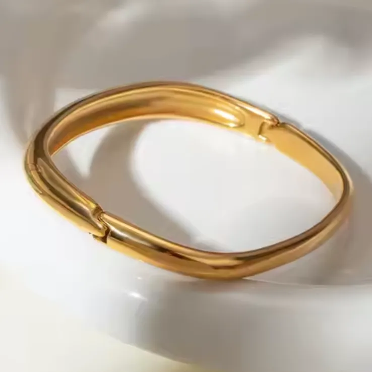 Carley Bangle