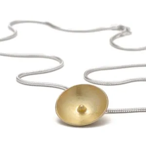 Carlow, Shimara – Gold Daisy Pendant