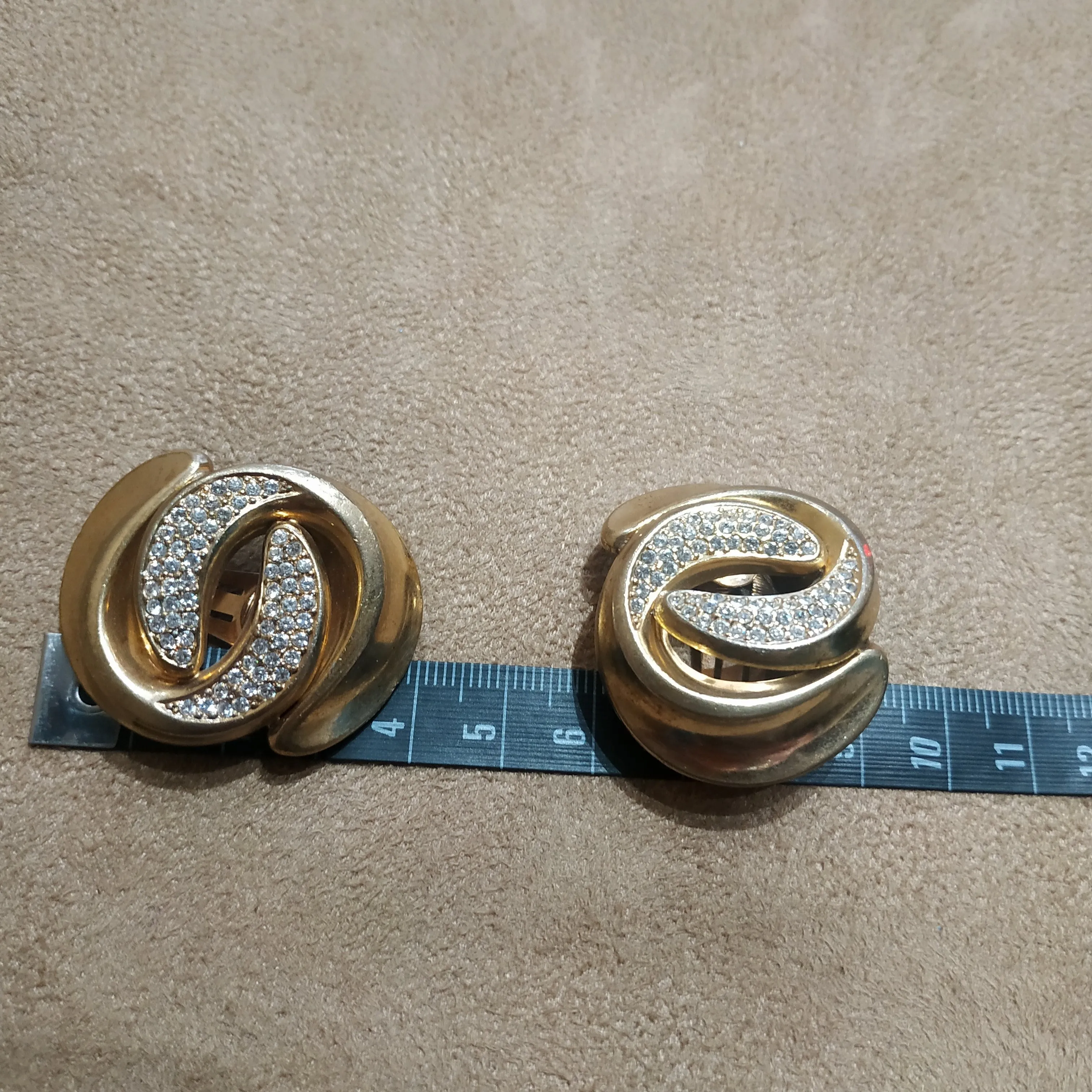Christian Dior 70s Clip On Earrings