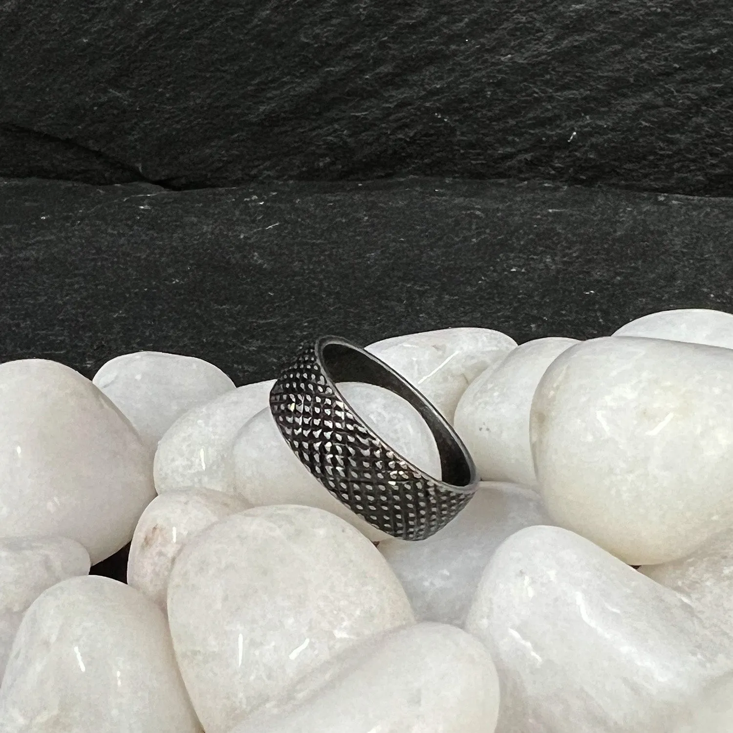 Classic Diamond textured Ring in  Gunmetal finish