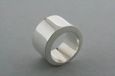 clean hollow ring - sterling silver