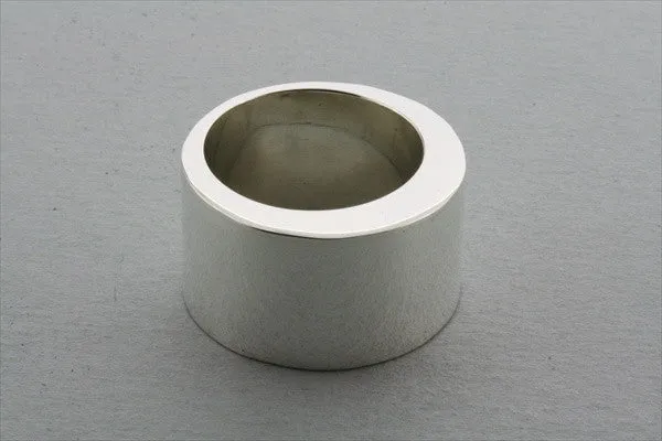 clean hollow ring - sterling silver