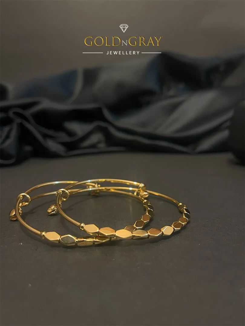 Elegant Design Golden Bangles Pair for Women