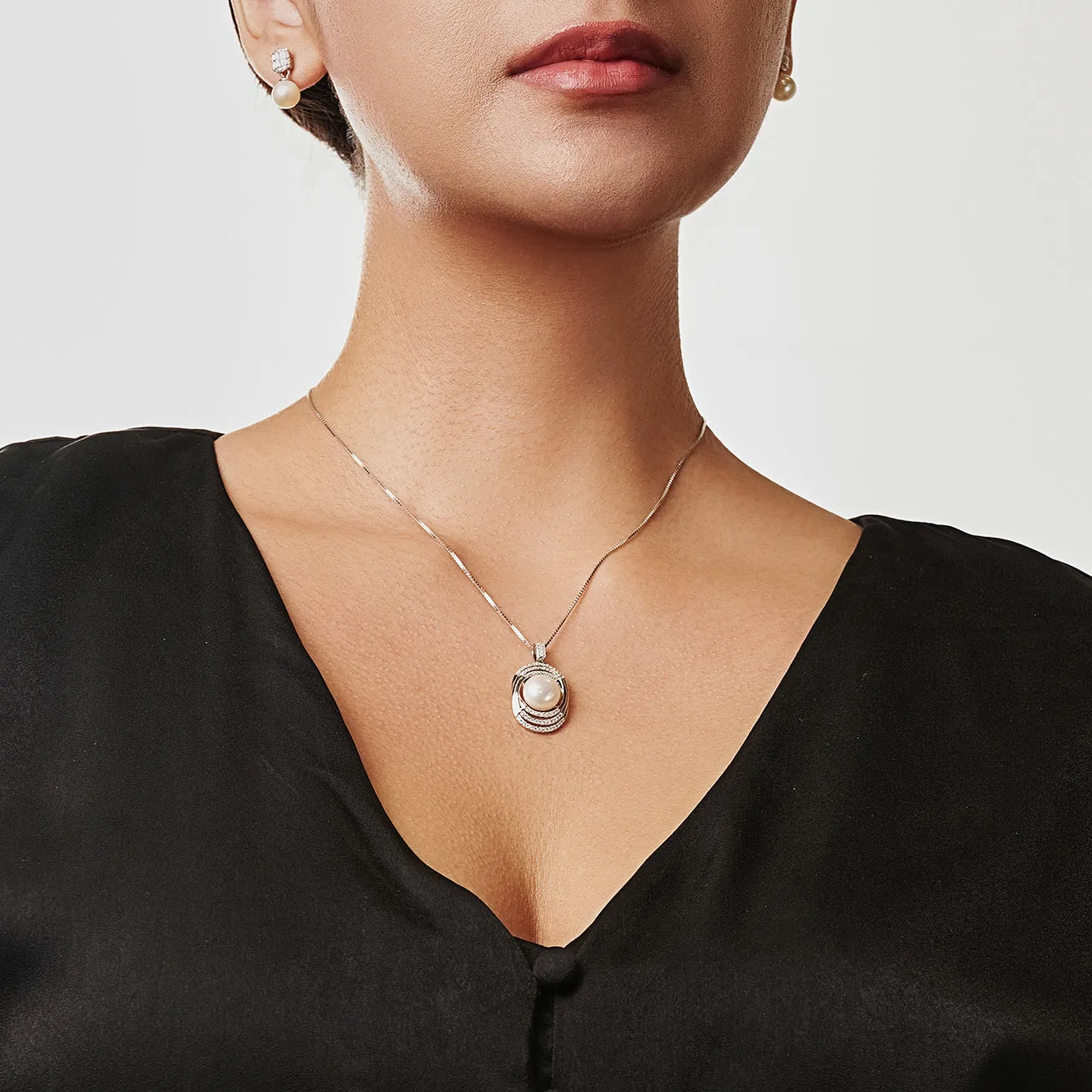 Elegant Freshwater Pearl Necklace WN00185