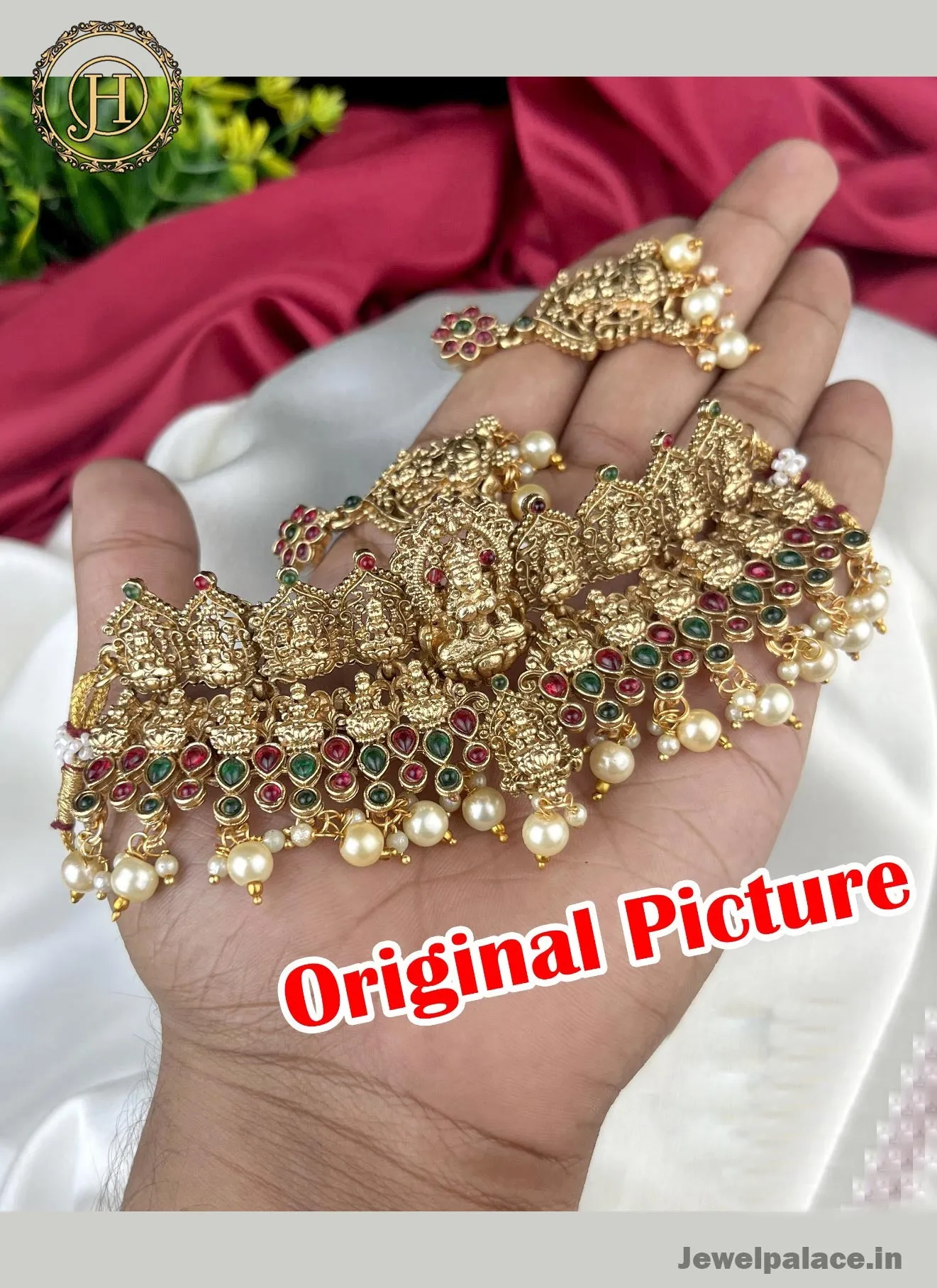 Elegant Gold Finish Temple Short Necklace JH2806