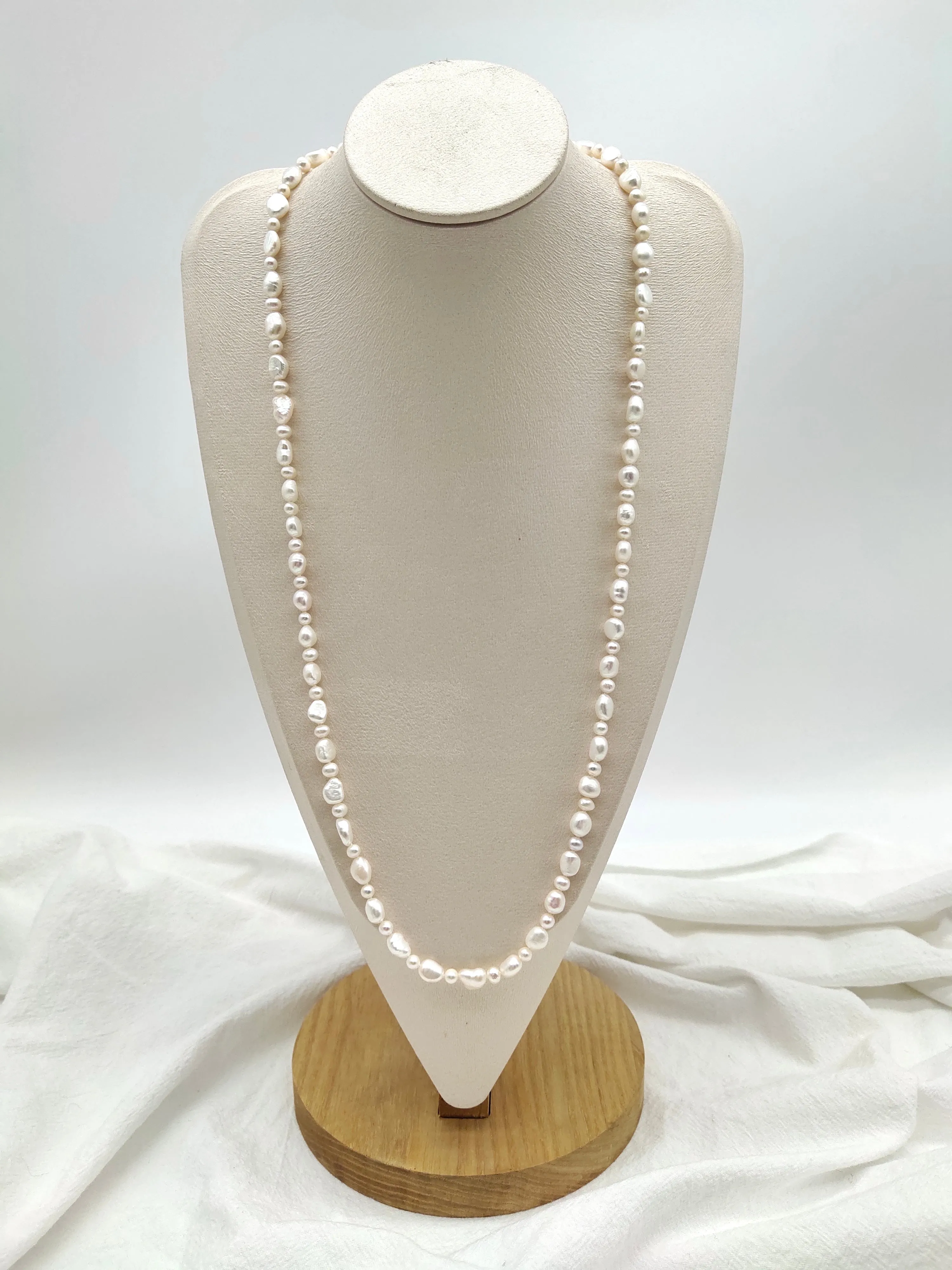 ELEGANT LONG NECKLACE - 77cm