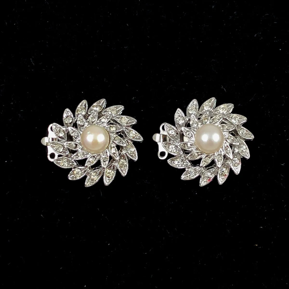 Elegant Pearl & Rhinestone Silver Clasps