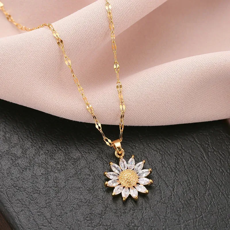 Elegant Sunflower Pendant Necklace