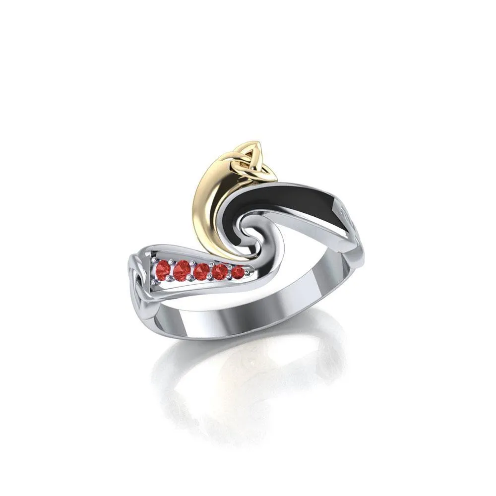 Endless and Modern Celtic Triskele Ring MRI636