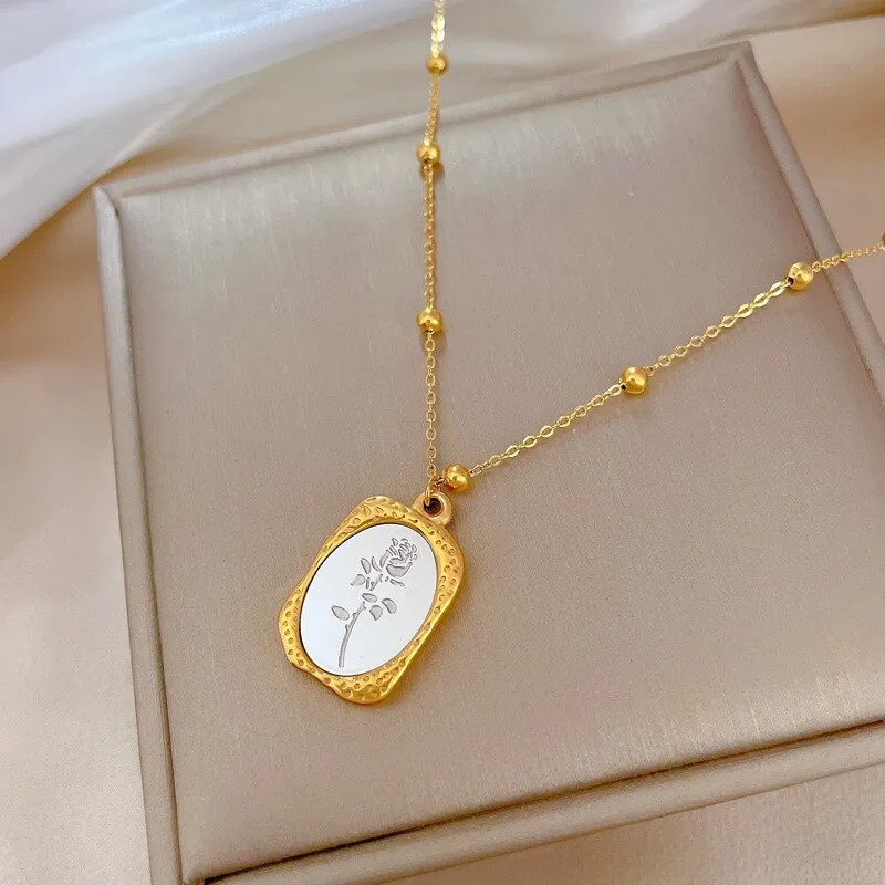 Gold Plated Vintage Flowers Pendant Necklace   Rose Flower Charm Simple Necklace Women
