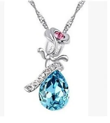 High Quality Angel Crystal 2018 Hot Trend Rose Flower Pendant Necklace Charm Gold Silver Beauty Rose Jewelry Necklace For Women