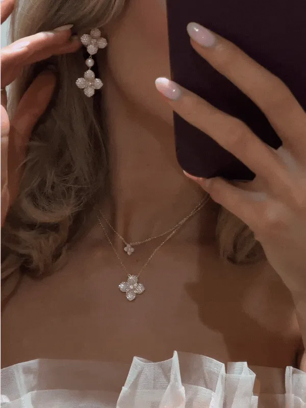 Hydrangea Necklace - Light Pink