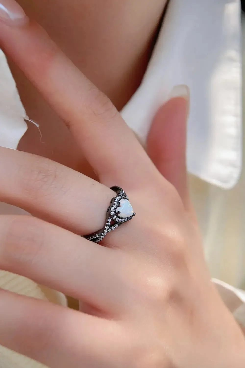 LOVCIA Opal Heart Black Gold-Plated Ring
