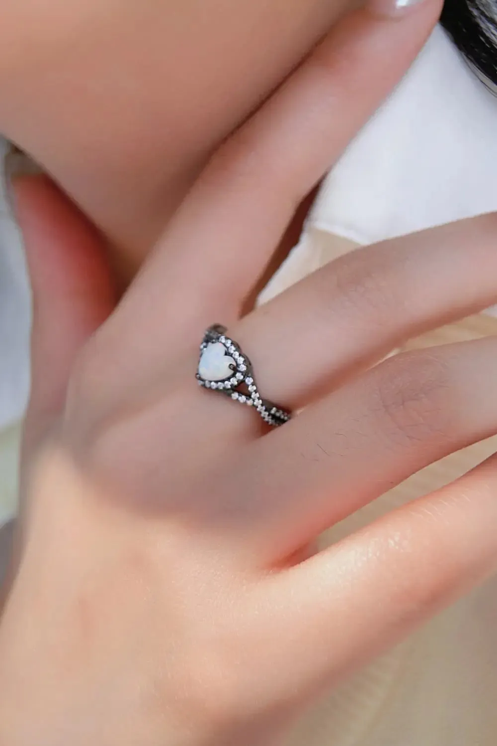 LOVCIA Opal Heart Black Gold-Plated Ring