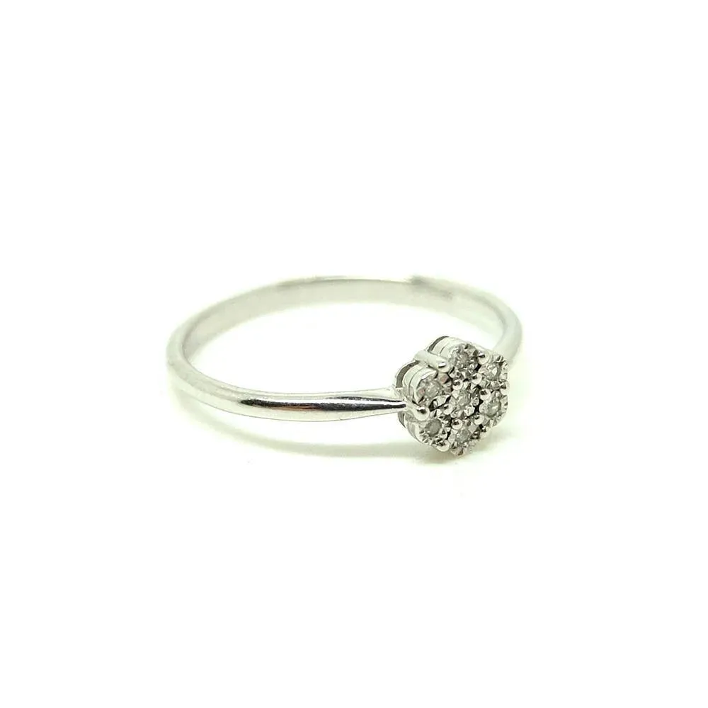 Modern 9ct White Gold Daisy Diamond Ring