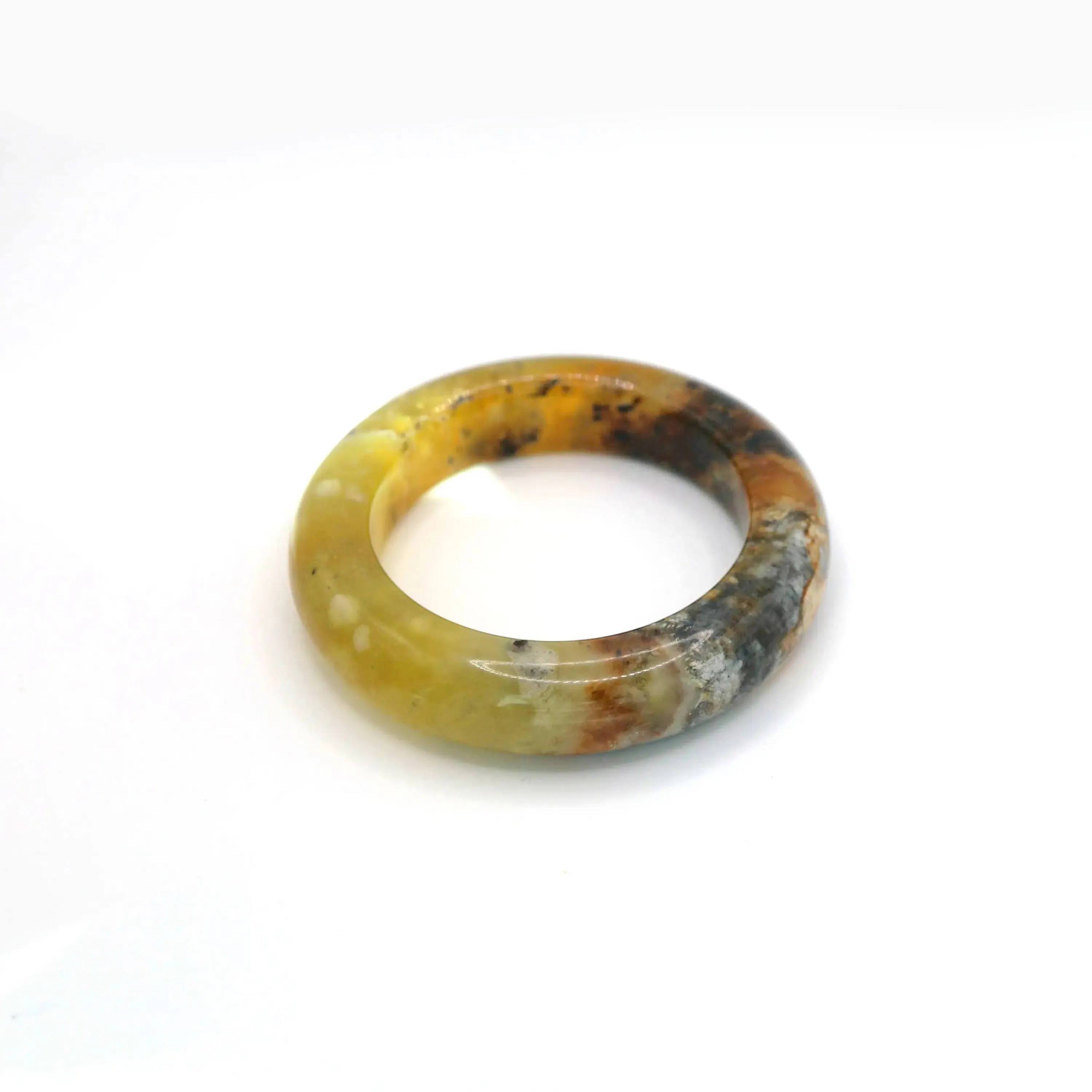 Natural Yellow Jade Bangle – Ice-Translucent Tones with Ink-Wash Texture