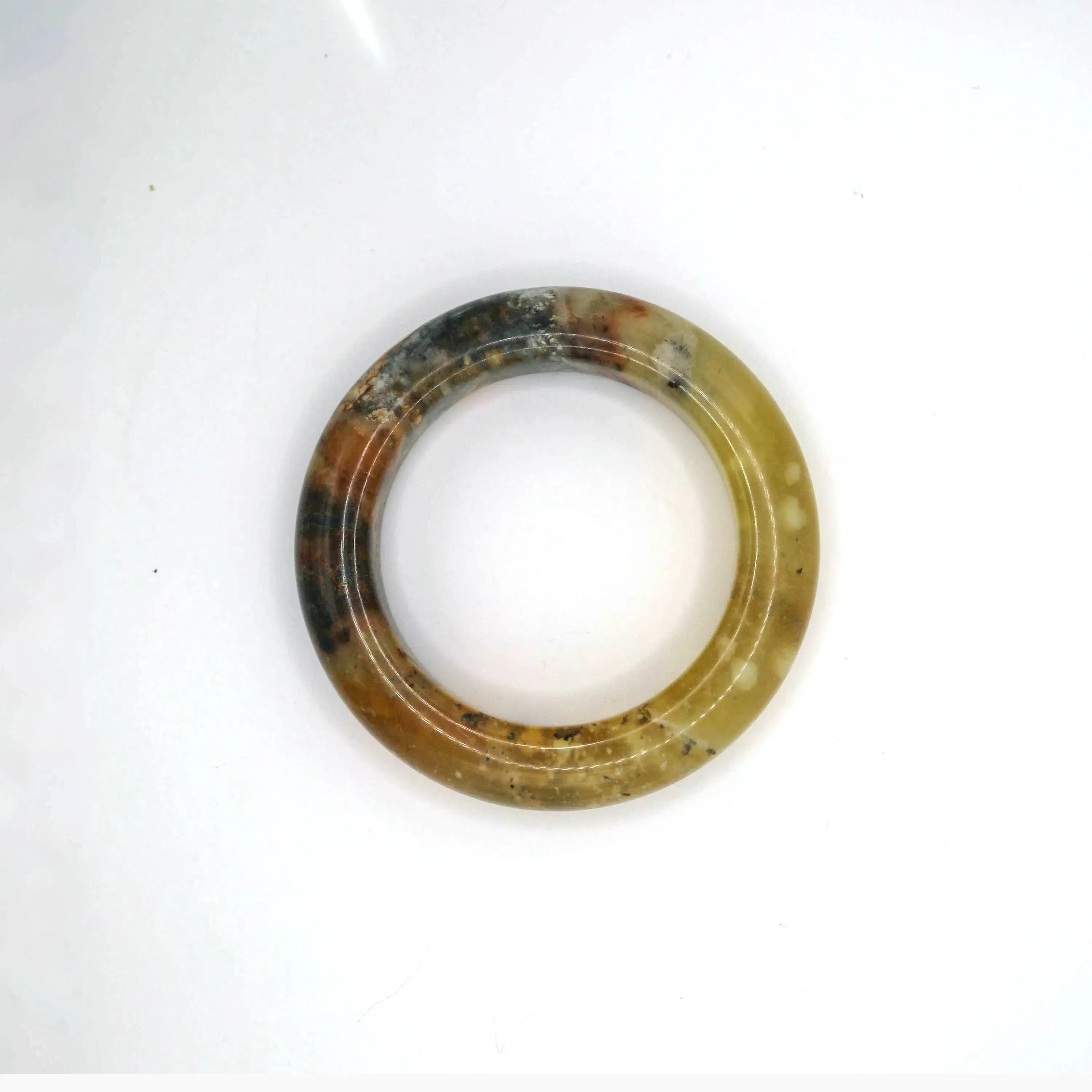 Natural Yellow Jade Bangle – Ice-Translucent Tones with Ink-Wash Texture