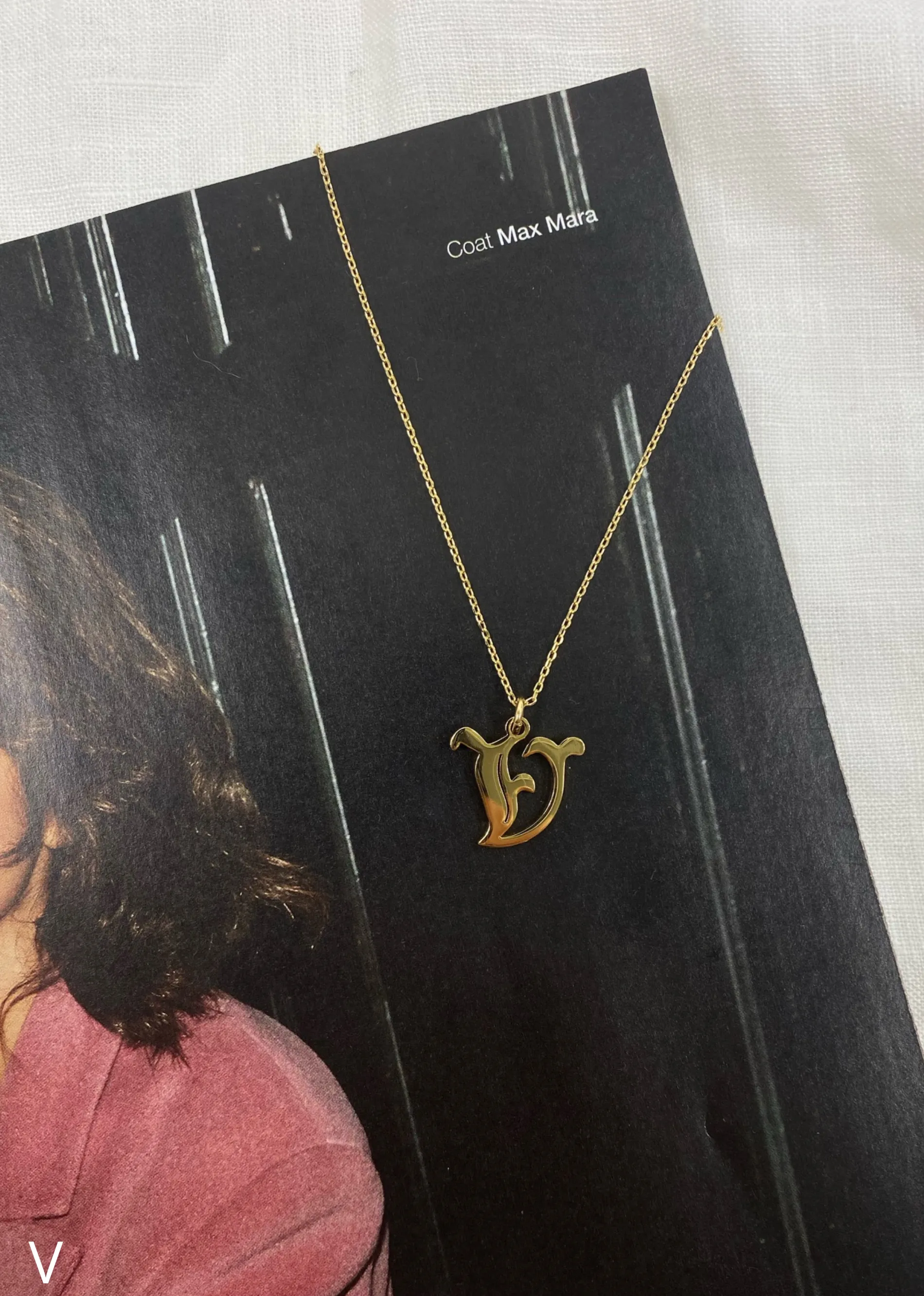 Old English Initial Necklace ★ Gold