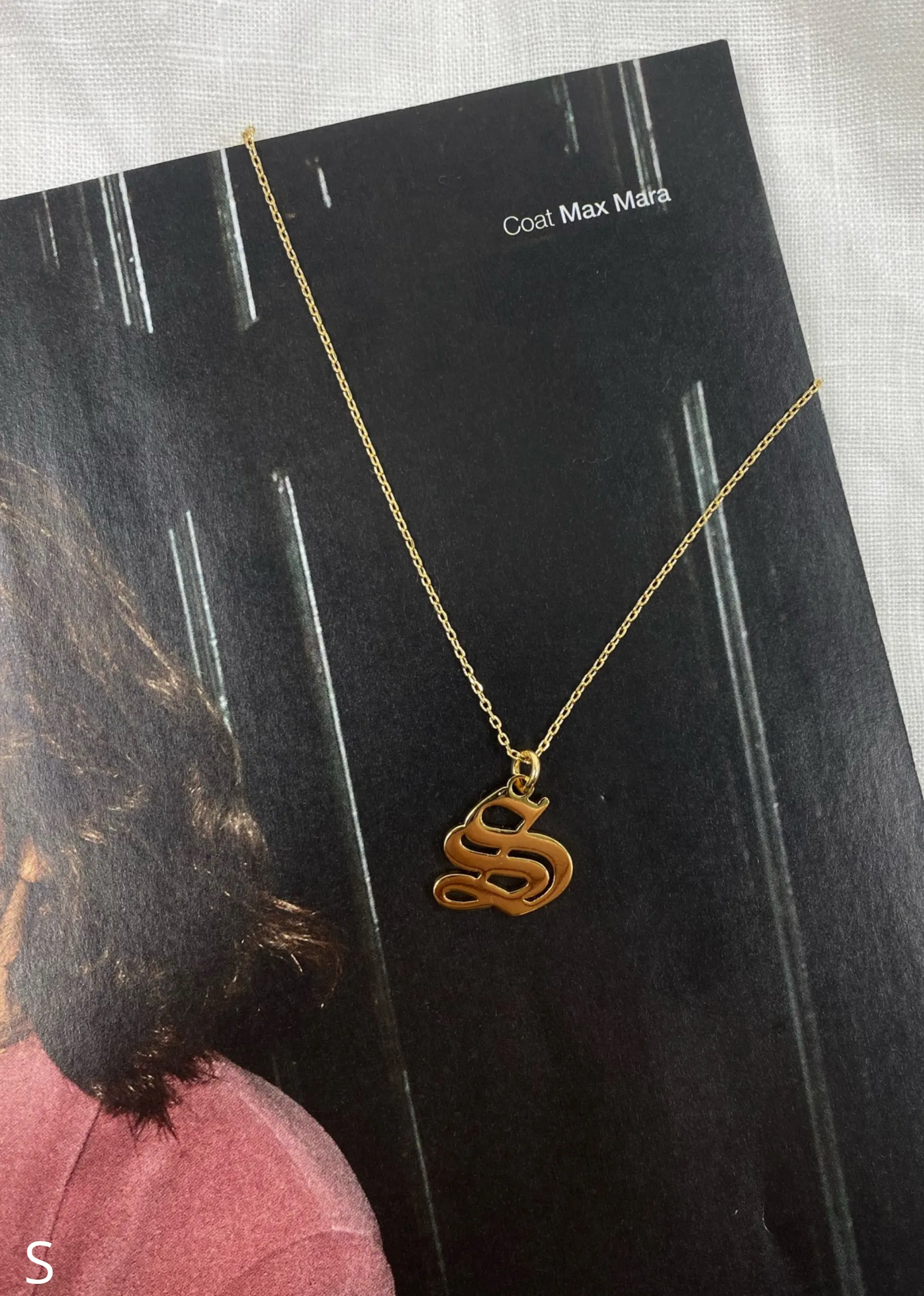Old English Initial Necklace ★ Gold