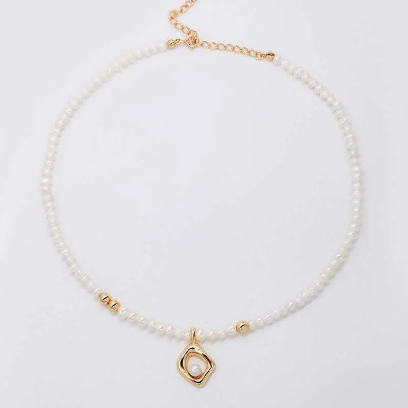 Pearl Beads Necklace with Rhombus Pendant -18k Gold Vermeil