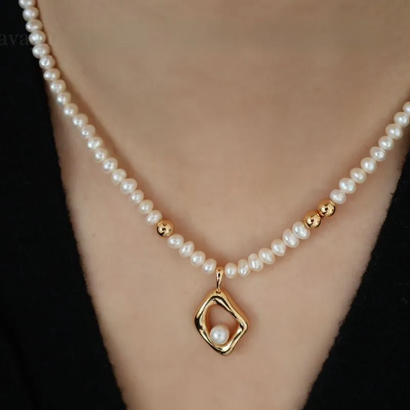 Pearl Beads Necklace with Rhombus Pendant -18k Gold Vermeil