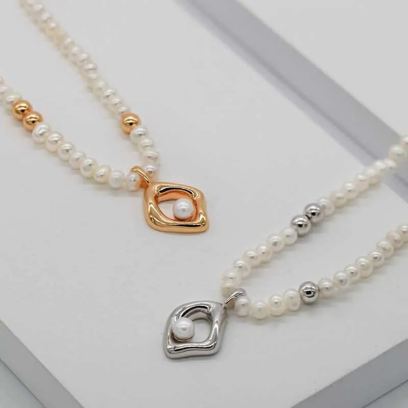 Pearl Beads Necklace with Rhombus Pendant -18k Gold Vermeil