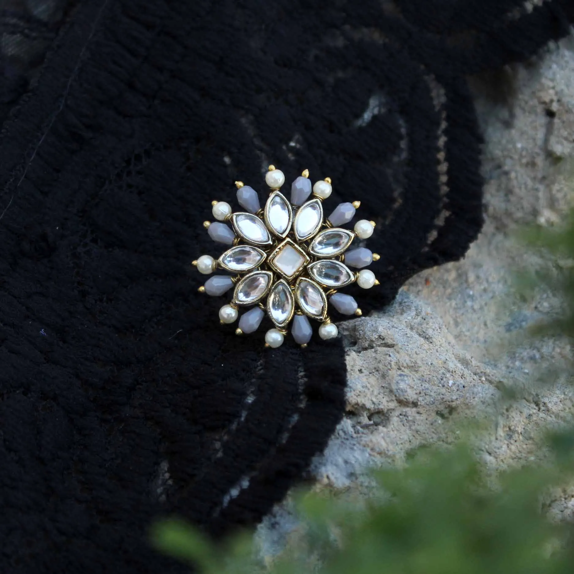 Pearl Twirl Grey Ring