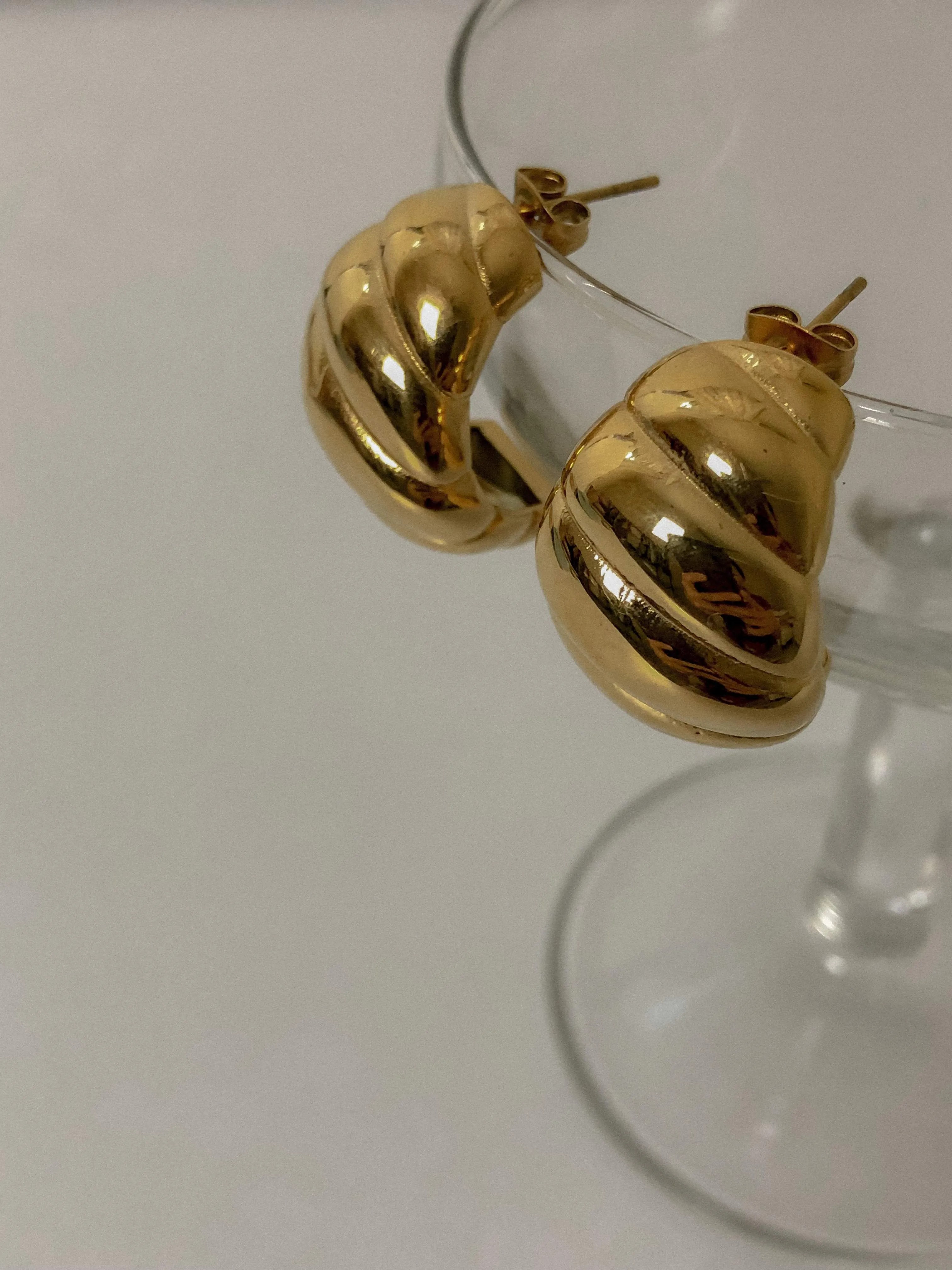 Pâtisserie Croissant Dome Stud Earrings
