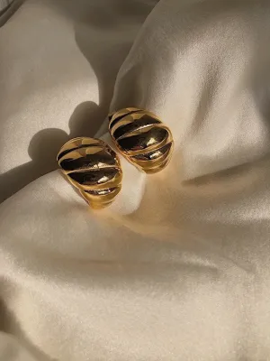 Pâtisserie Croissant Dome Stud Earrings
