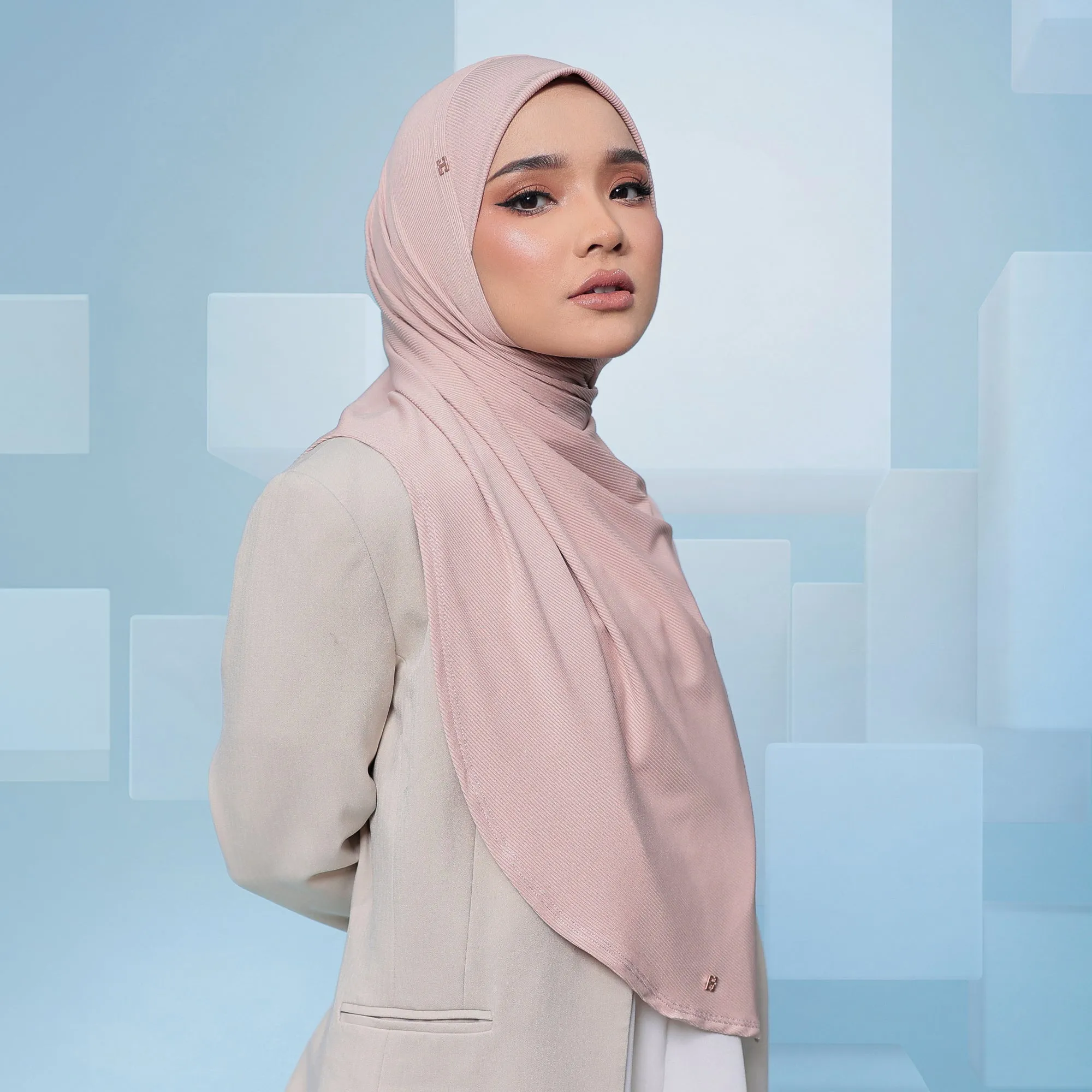 SO-SNAZZY in PEACHY ASH