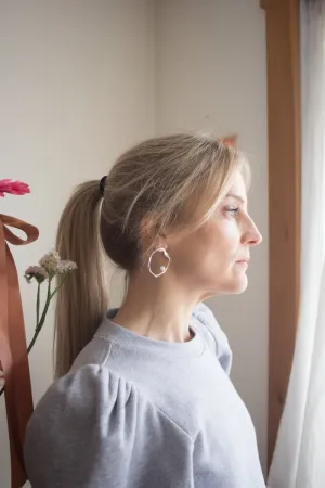 Sunday Feel Mother Earrings (Silver)