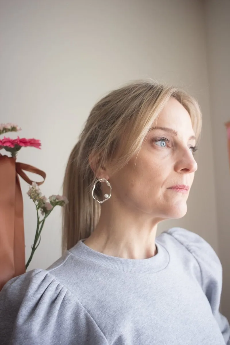 Sunday Feel Mother Earrings (Silver)