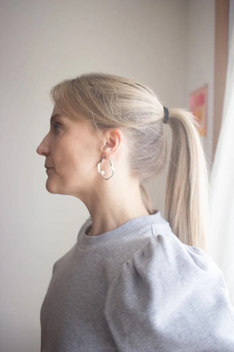 Sunday Feel Mother Earrings (Silver)