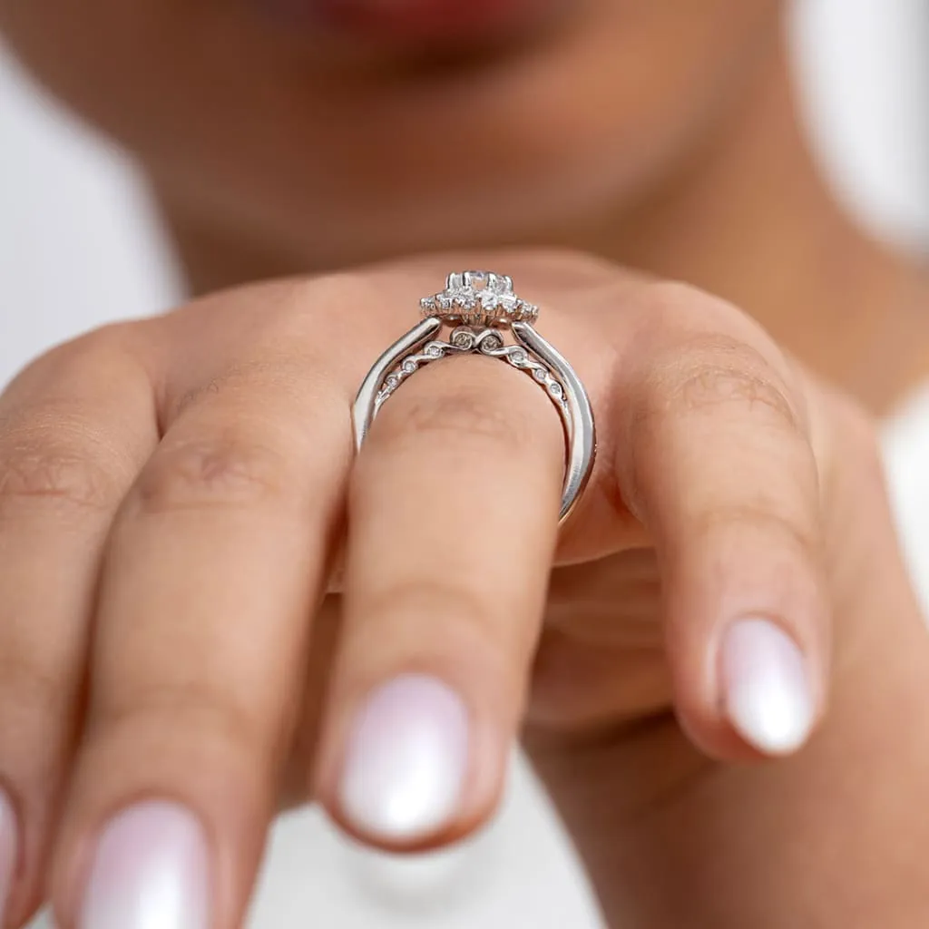 TIFA | Round Halo Diamond Set in Platinum 1.55ct