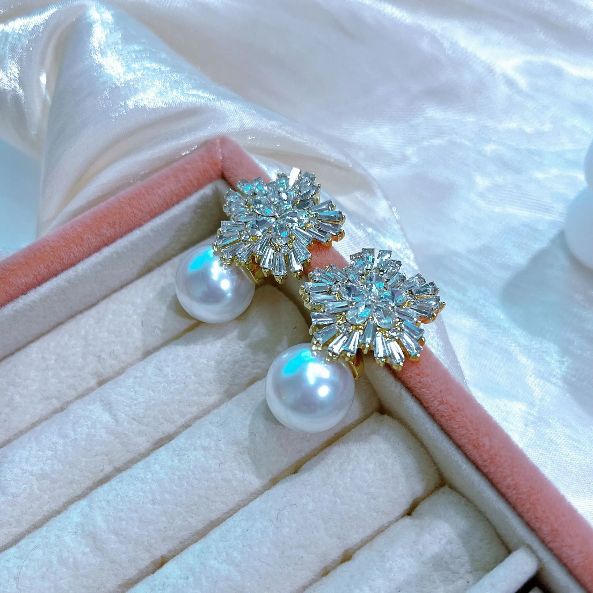 Wholesale Super Sparkling Diamond Pearl Exaggerated Earrings