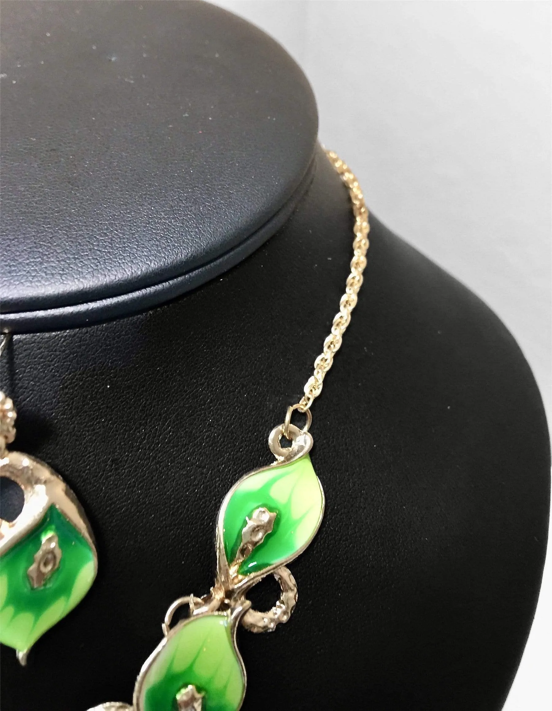 Womens Gold & Green Flower Necklace Earring Set